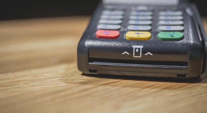 Meglepő gondolata támadt a vendégnek Hortobágyon: pénzt utalt magának, de nem a sajátját