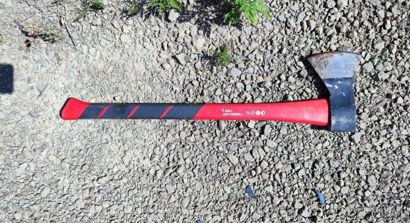 A véletlennek köszönhető csak, hogy nem okozott életveszélyes sérülést a nevelőapa egy férfinak, aki a lányát szexuálisan zaklatta