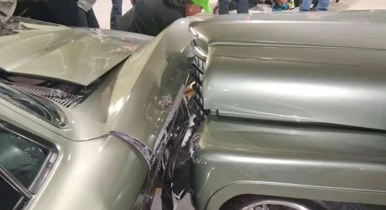 Roncsderbi lett az ügyetlenkedésből: autóaukción sikerült összetörni méregdrága kocsikat