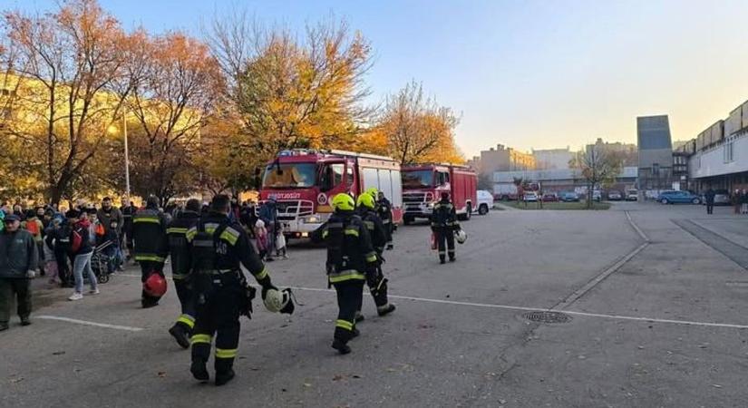 Reggeli riasztás: Ezért kellett kiüríteni a fehérvári iskolát! – íme a részletek