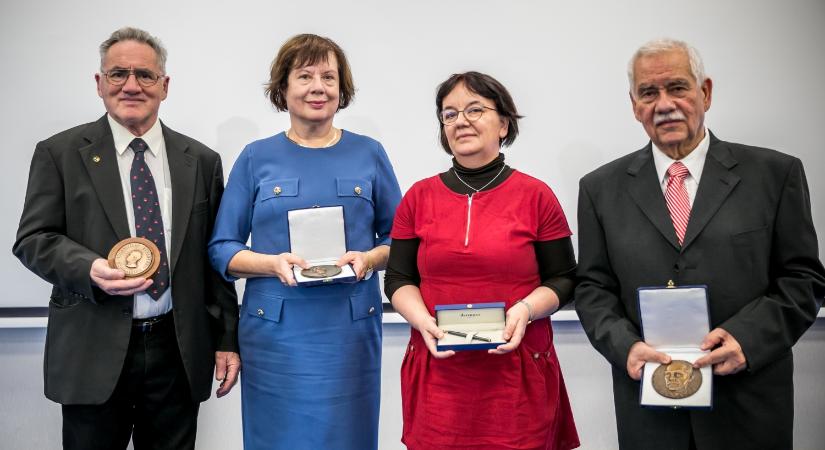 Átadták a hazai gyermekgyógyászat legrangosabb díjait