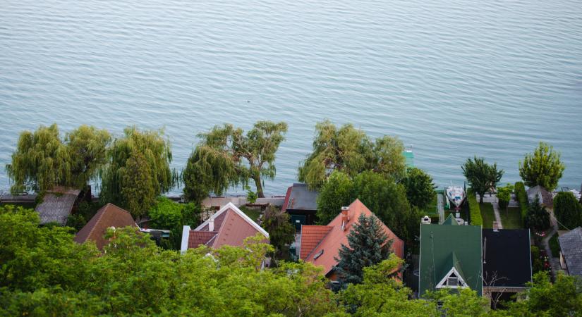Leesik az állad: ennyit kérnek ma egy igazi luxuslakásért Budapesten és a Balatonnál