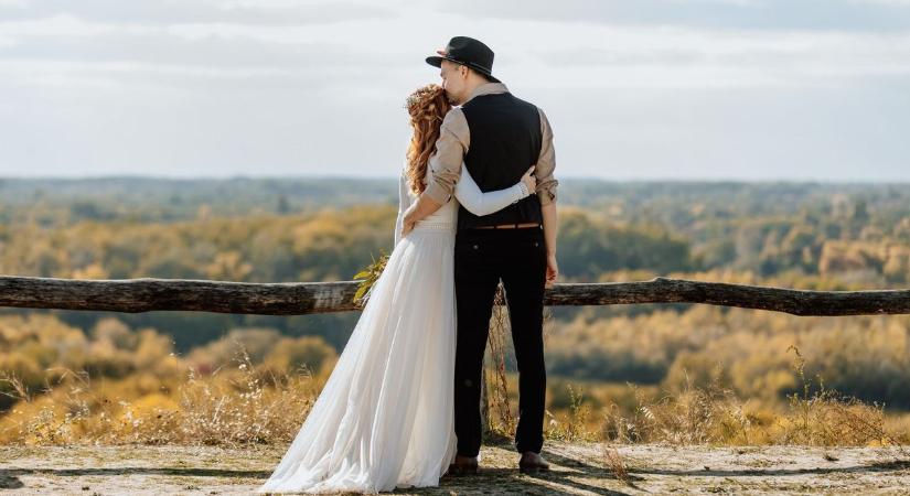 Kecskeméten mondták ki az igent – mesébe illő esküvő a Benkó Zoltán Szabadidőközpontban