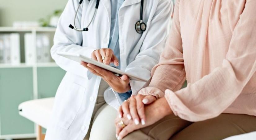 Sokan még mindig őrzik, de januártól már semmit sem ér a TB-kiskönyv