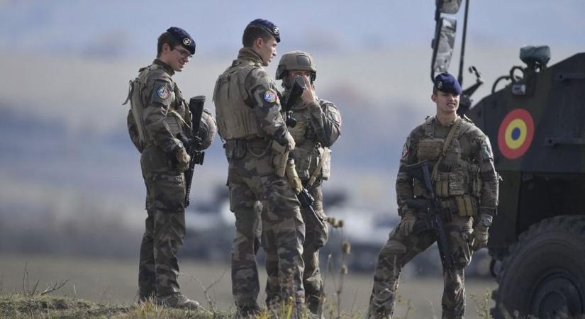 Kiborultak a románok, hogy otthagyták őket az amerikaiak