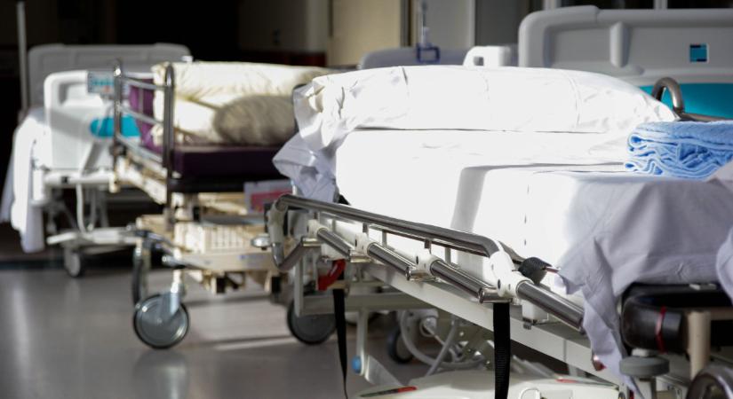 Tömeges ételmérgezés a budapesti menzákon: eddig 47 gyerek került a Heim Pál kórházba, sokan komoly tünetekkel