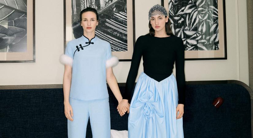 Törőcsik Franciska és húga Hanna olyanok, mintha ikrek lennének – a lélegzeted is eláll a közös fotójuktól