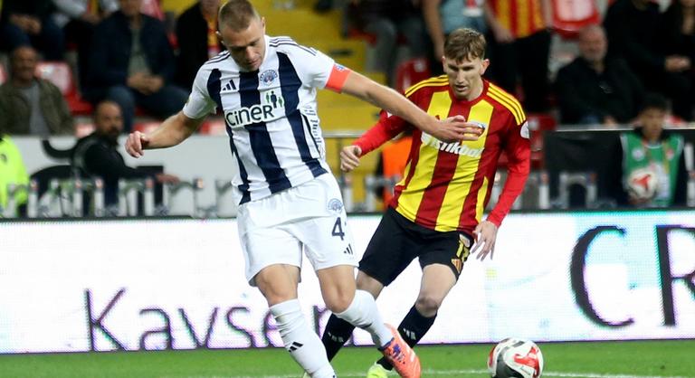 Tizenkilenc embert vettek őrizetbe a nagy port kavaró fogadási botrány miatt