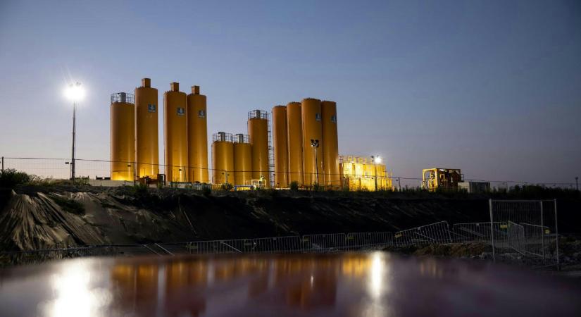 Sok NER-es céggel a szolgáltatások vitték a prímet, a járműipar és az energetika az ágazati verseny vesztesei – HVG Top 500