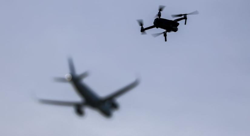 Drónt észleltek egy holland légibázis felett, lehetséges kémkedésként kezelik az ügyet