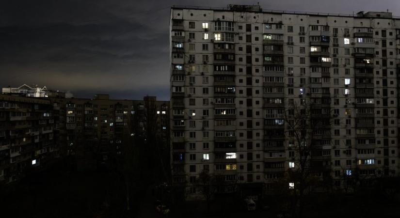 Orosz támadás érte az energetikai infrastruktúrát három ukrán régióban