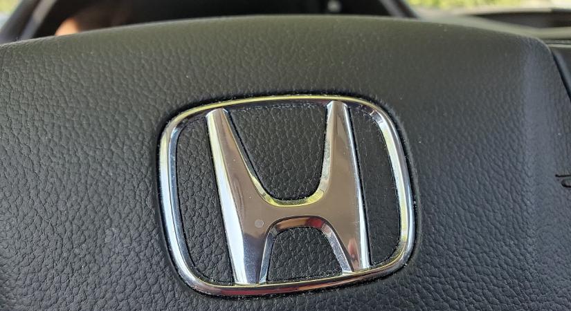 Óriási pofon a Hondának: milliárdokat bukhatnak a chipválság miatt