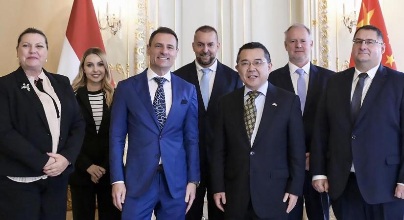 Benyújtotta a Kínával kötött kiadatási egyezmény kihirdetéséről szóló törvényjavaslatot az Orbán-kormány