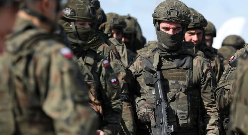 A Tisza lengyel testvérpártja is lépésről lépésre vezeti vissza a sorkötelezettséget