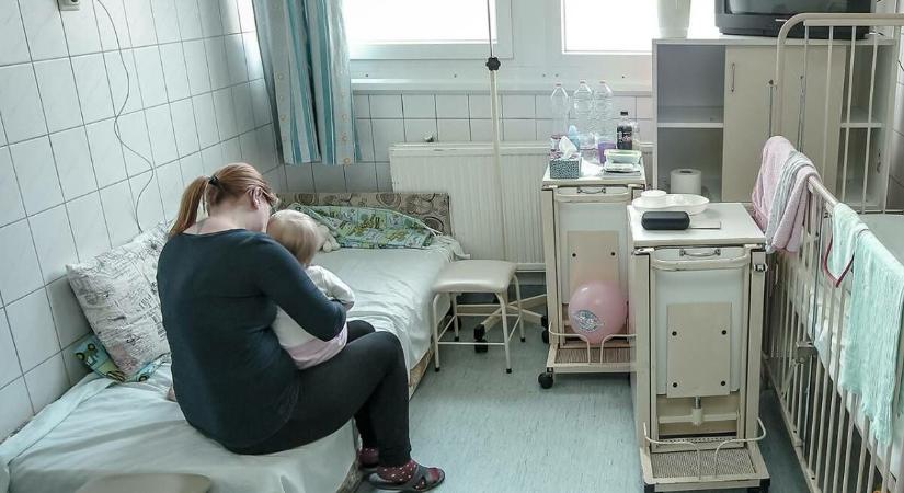 Tömeges ételmérgezés több oktatási intézményben: már 47 gyermeket vittek kórházba