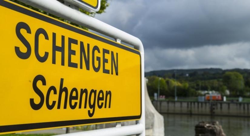 Politico: Az EU szigorítaná a vízumszabályokat az orosz állampolgárok számára