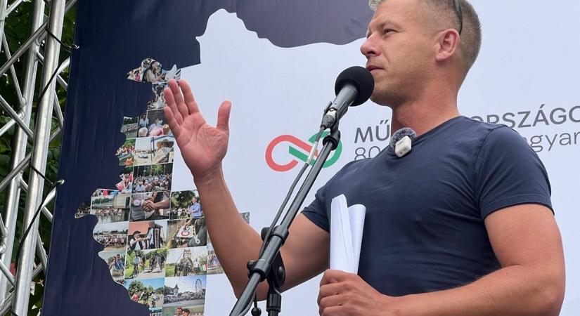 „A magyar történelmet nem Brüsszelben írják” – Magyar Péter újabb üzenetet küldött Orbán Viktornak Amerikába