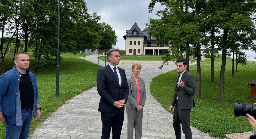 David Pressman: Magyarország gazdasága romokban hever