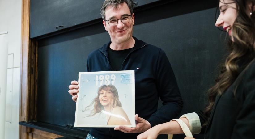 Már majdnem megfeledkeztünk Karácsonyék sok százmilliónyi mikroadományairól