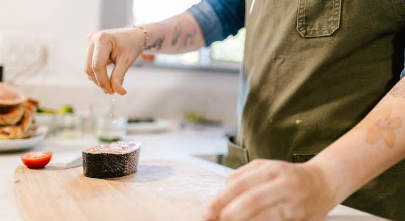 Ezzel a 3 élelmiszerrel jut a legtöbb mikroműanyag a testünkbe