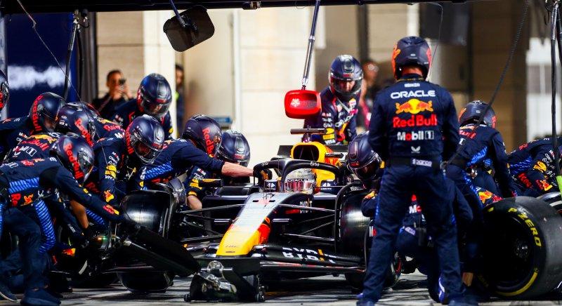 Sajtó: Kötelezővé teheti a két kiállást az F1-es Katari Nagydíjra a Pirelli?