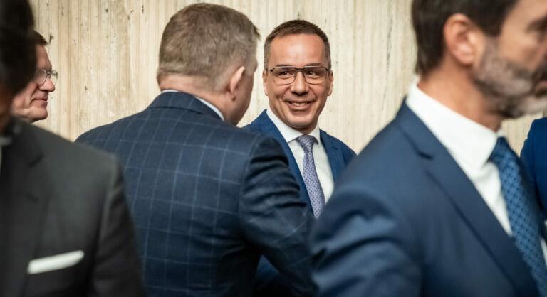 A szlovákiai polgárok Erik Tomáš munkaügyi miniszterben bíznak a leginkább. Mutatjuk, mi a helyzet Ficóval és a többi kormánytaggal