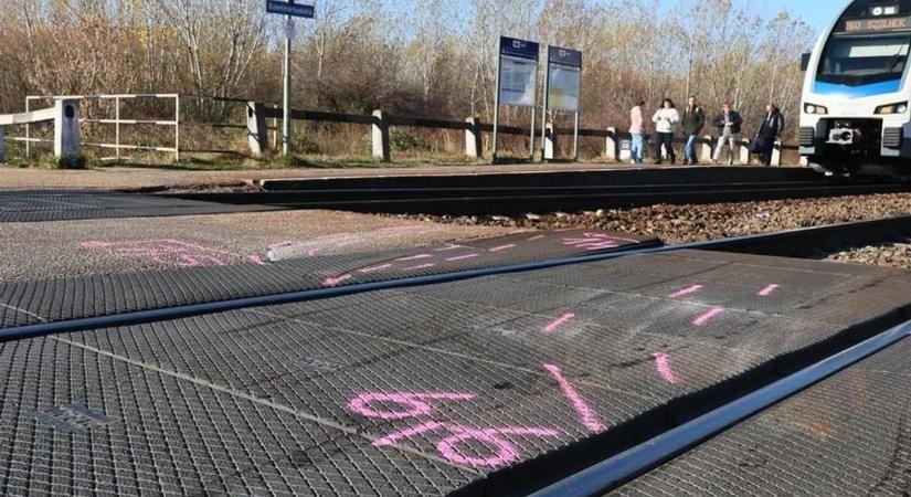 Egy kétgyerekes egyedülálló anya rémálma: a fia szörnyethalt, a lányáért még imádkozik