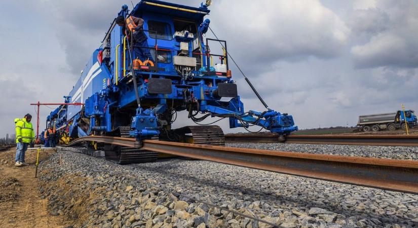 Történelmi léptékű vasútfejlesztés kezdődik a vármegyében