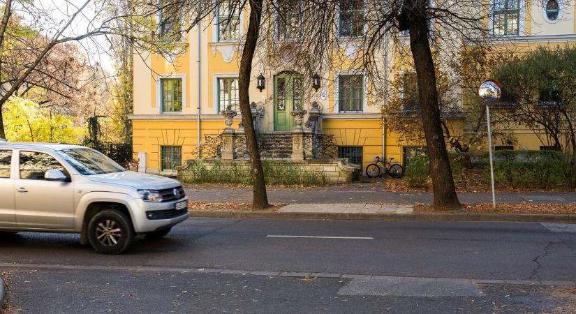 Új gyalogátkelő készül a forgalmes egri utcában, ennek sokan örülni fognak