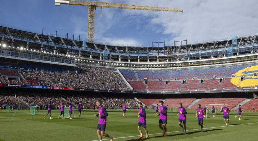 23 ezer néző előtt edzett a Camp Nouba visszatérő Barca