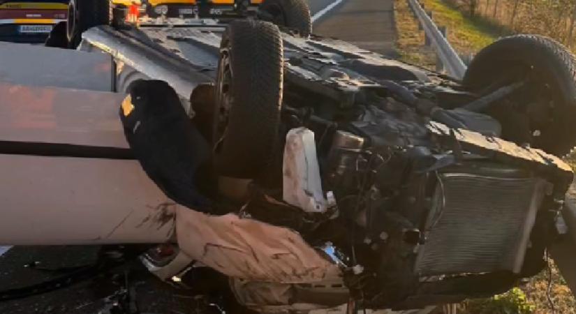 Halálos baleset az autópályán: egy ember meghalt, egy súlyosan megsérült (VIDEÓ)