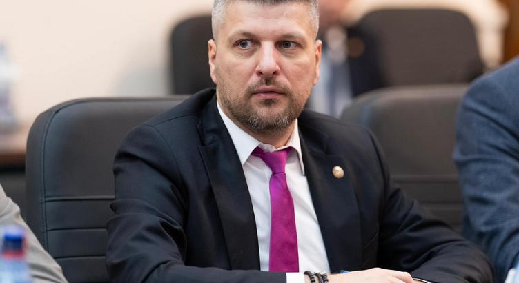 Miért visz haza Trump katonákat Romániából amikor még tart az orosz agresszió Ukrajnában?