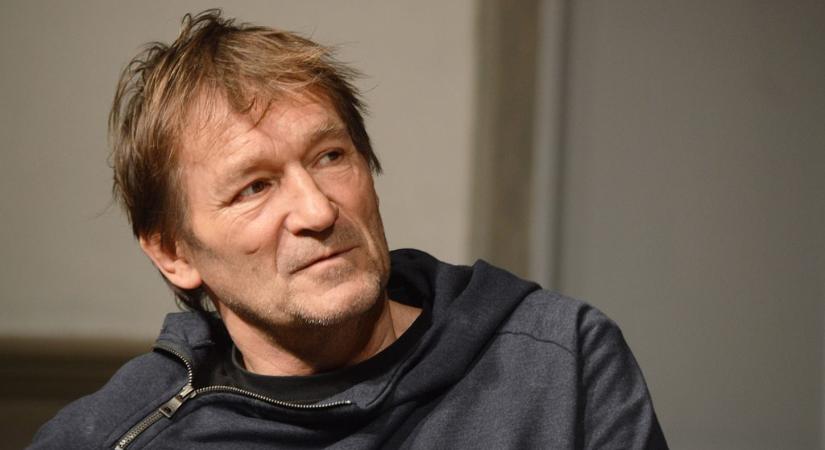 Újra színpadra áll Cserhalmi György