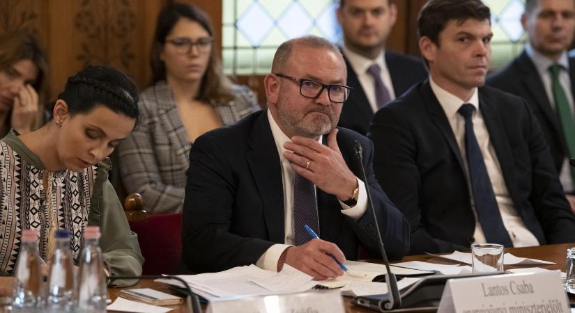 Felmentettek egy helyettes államtitkárt, a háttérben a Mohu mélyrepülése állhat