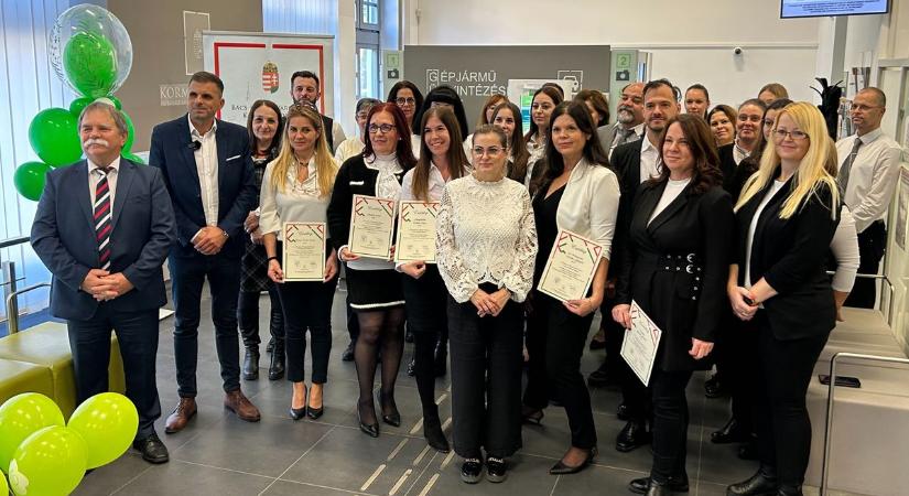 Közel egymillió elégedett ügyfélnél jár a Rákóczi úti Kormányablak – fotók