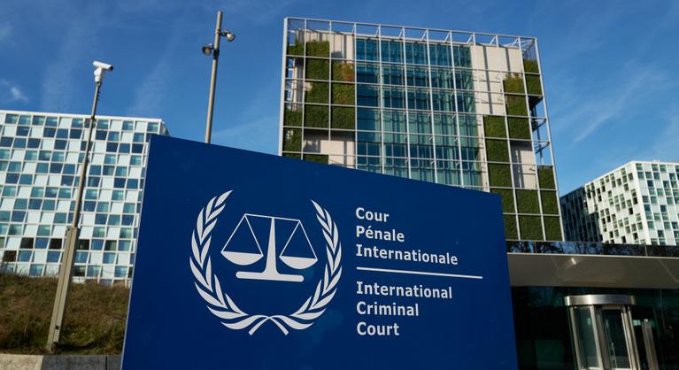 The Guardian: Katar is érintett lehet a Nemzetközi Büntetőbíróság egyik ügyésze ellen felmerült vádakban