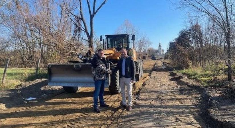 Fejlődnek az utak ezen a hajdú-bihari településen