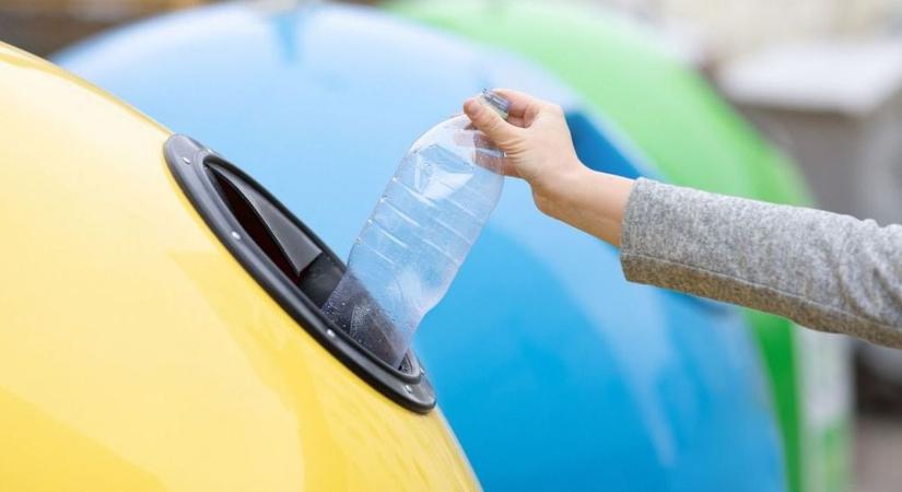 Palackhegyek? Nem gond! A MOHU új gépe egyszerre százat is elnyel!