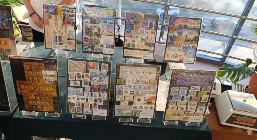 Ritkaságokkal ünneplik a debreceni bélyeggyűjtés 100 évét a MÉLIUSZ könyvtárban