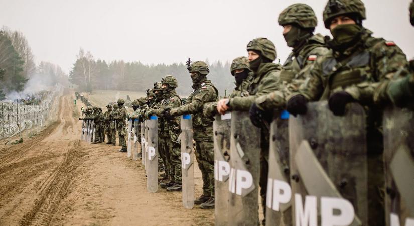 Lengyelország: önkéntes védelmi és katonai tanfolyamokat indítanak