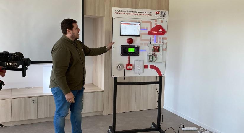 Tűzvédelmet demonstráló berendezést adtak át Sopronban