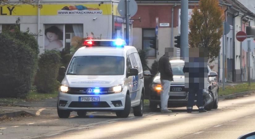 Autók ütköztek Szombathelyen, óvatosan aki arra jár!