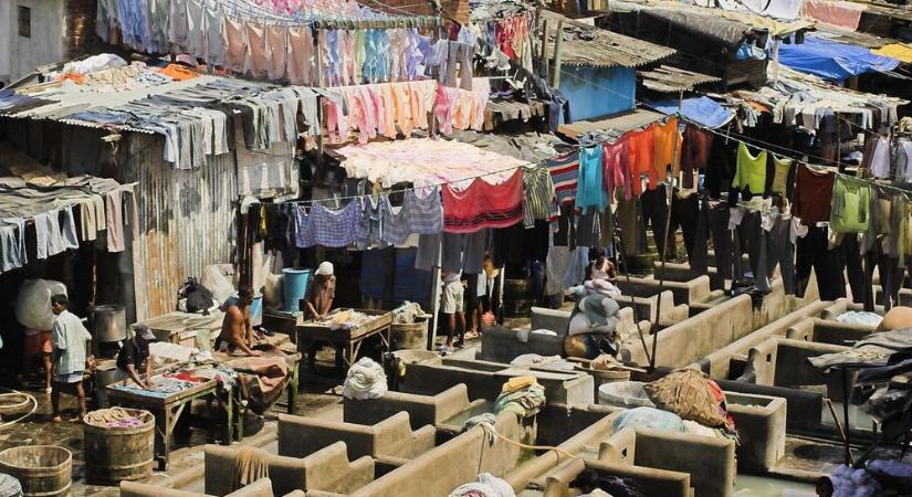 A város, ahol a víz ritmusára élnek – Mumbai szabadtéri mosodái