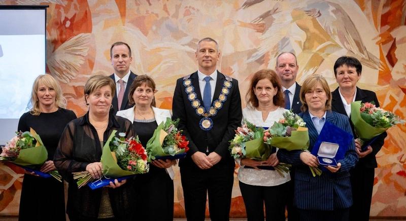 Kitüntették a szociális területen dolgozókat - Hatan vehettek át elismerést a Városházán