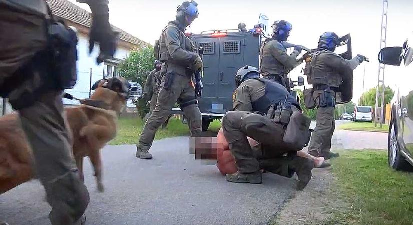 Dráma a 15. kerületi óvodában: 58 gyereket kellett kimenteni, miután késsel fenyegetőzve rontott be hozzájuk egy férfi