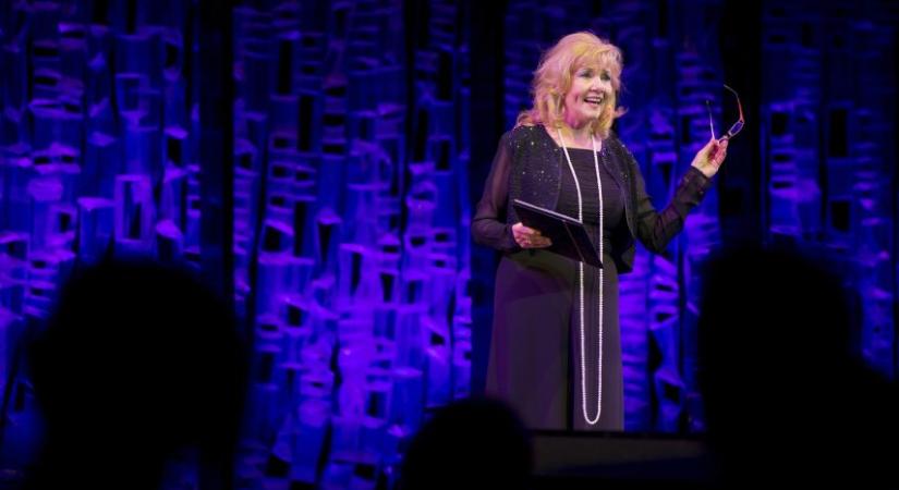 Úrilányok az Adrián