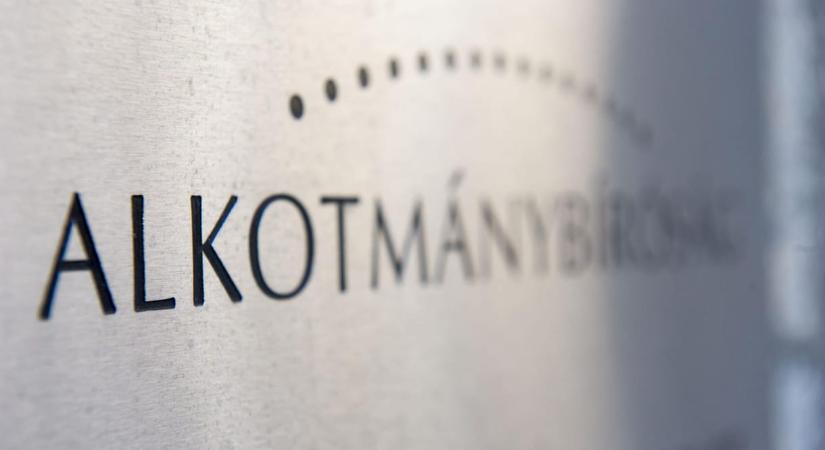 Olyan ügyben kell döntenie az Alkotmánybíróságnak, amely a jogrendszer alapjait érinti