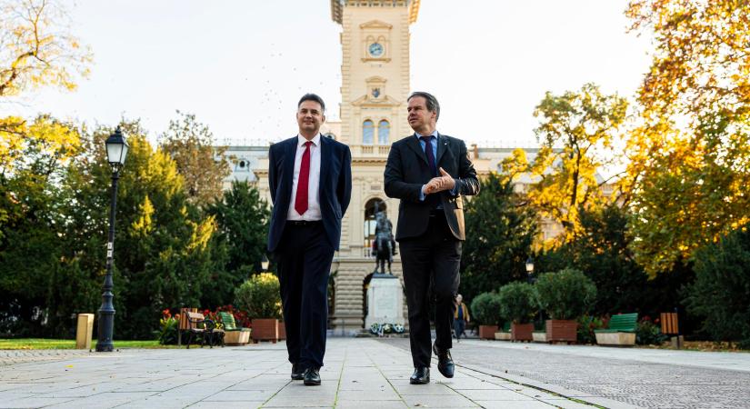 Márki-Zay Péter polgármester a francia nagykövetet fogadta