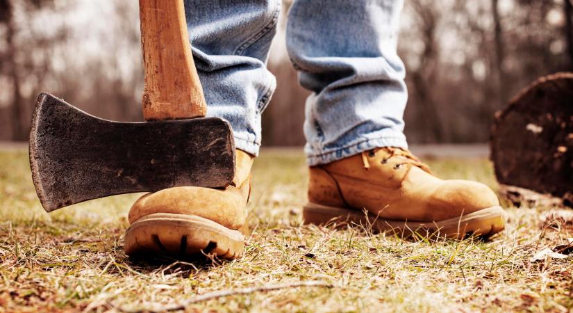 Itt egy ízig-vérig kelet-európai megoldás a parkolóhelyek lefoglalására