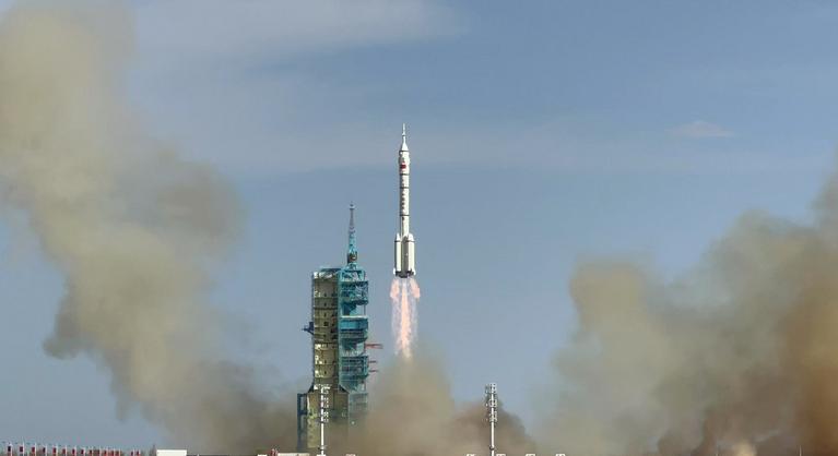 Űrszemét bénította meg a kínai űrmissziót, a legénység a világűrben rekedt